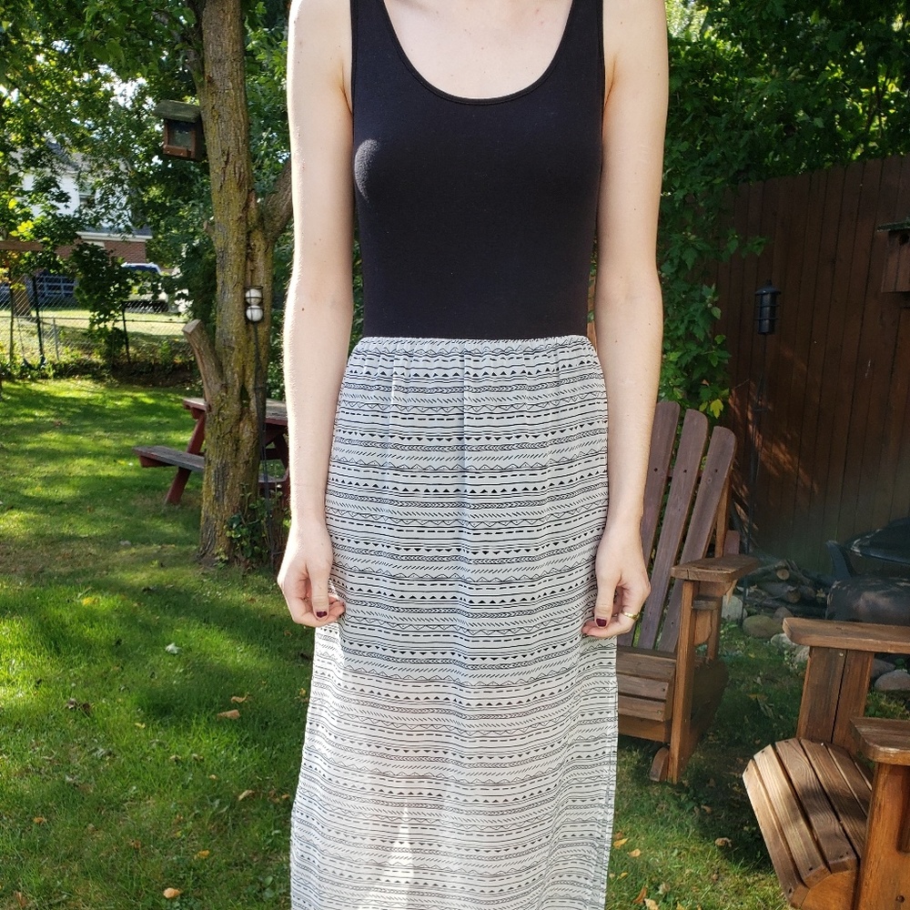 Black & White Patterned Maxi Dress With Side Slits